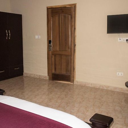 Kislas Luxury Hotel Adenta المظهر الخارجي الصورة