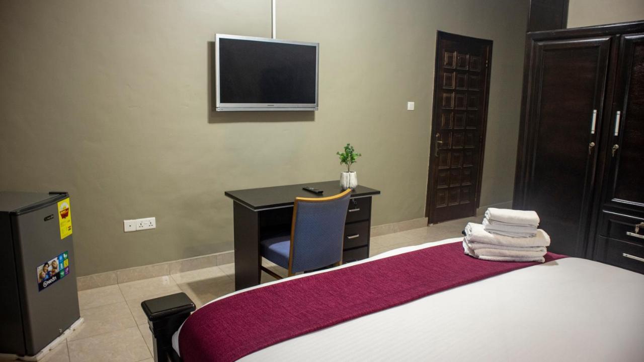Kislas Luxury Hotel Adenta المظهر الخارجي الصورة