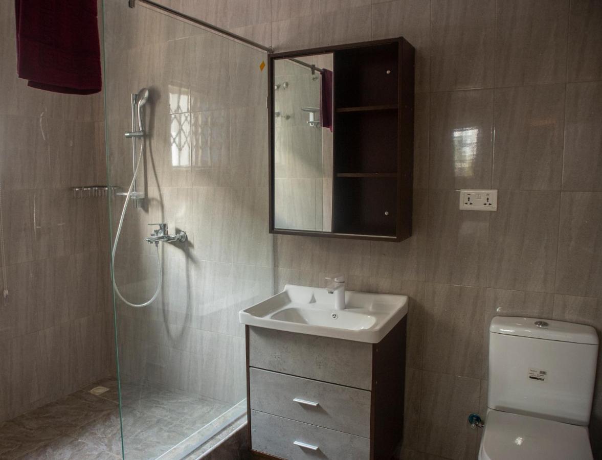Kislas Luxury Hotel Adenta المظهر الخارجي الصورة