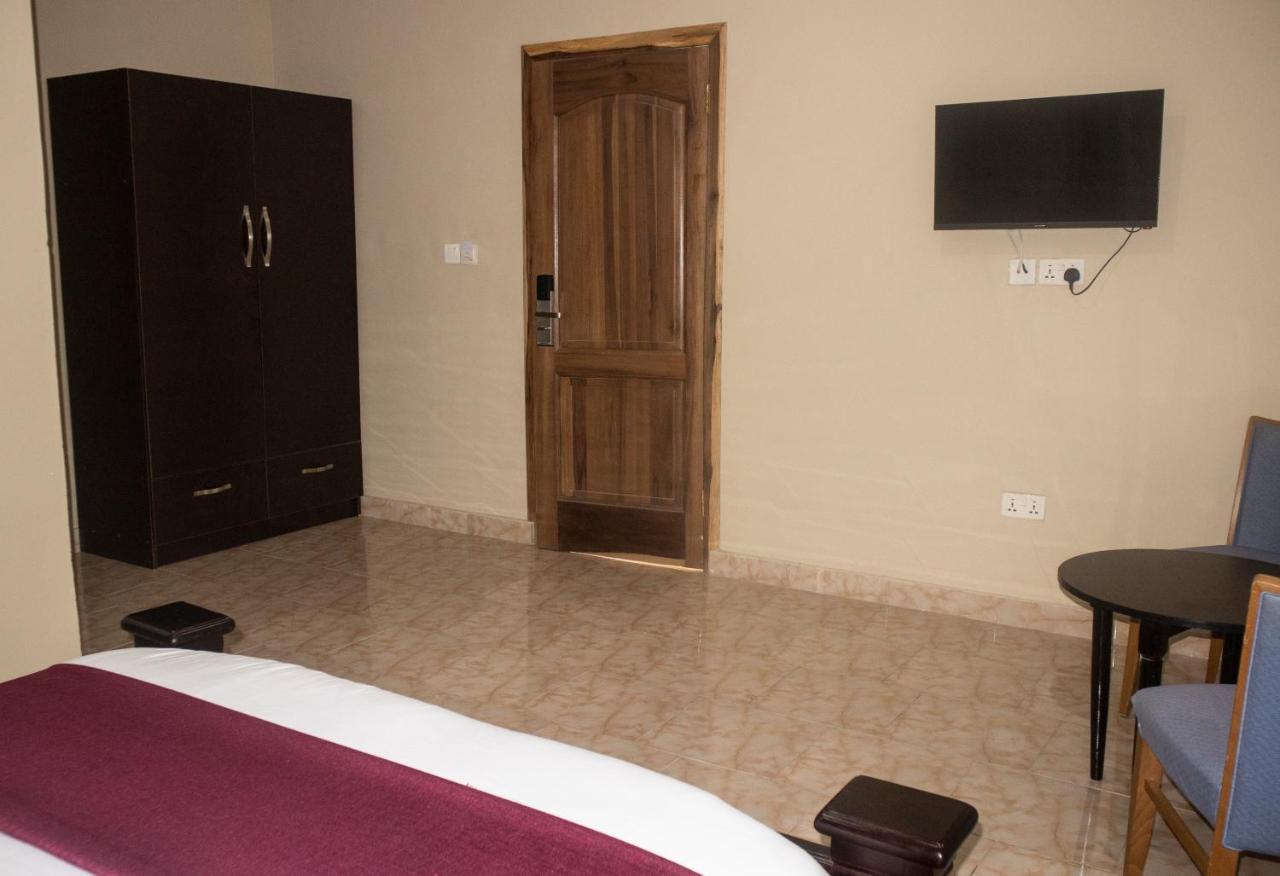 Kislas Luxury Hotel Adenta المظهر الخارجي الصورة